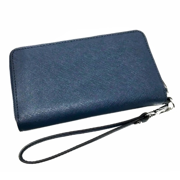 💕LAST 1💕Michael Kors Blue Heart Studded Wristlet - Picture 2 of 3